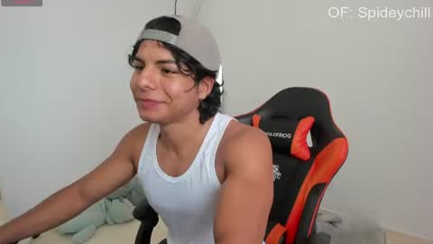 spideychill online show from June 14, 5:26 pm