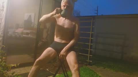 srtxshow online show from March 6, 12:13 pm