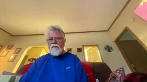 Tom online show from August 2, 11:41 am