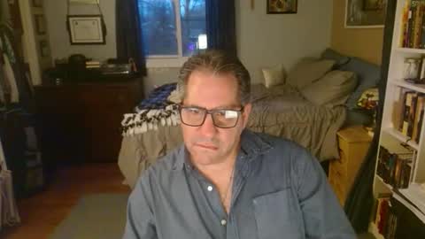 stephenhal9 online show from April 7, 12:10 am