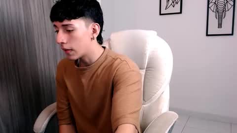 steven__connor online show from November 12, 3:23 am