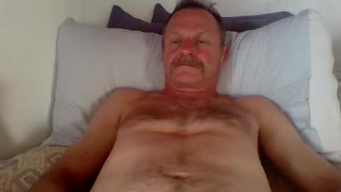 steviehard7 online show from October 1, 10:25 pm