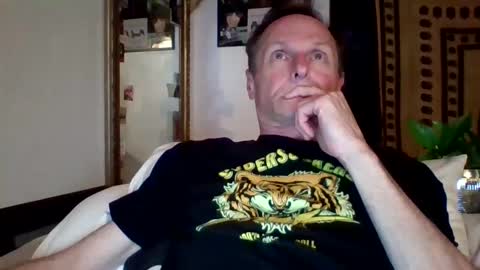 steviehard7 online show from January 28, 5:32 am