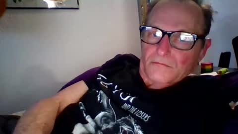 steviehard7 online show from January 15, 6:01 am