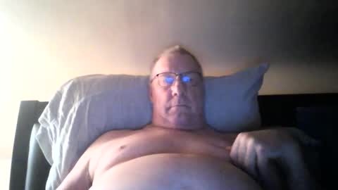 Snapshot of stew1014 chatting on January 17, 9:49 am bobby online show from January 17, 9:49 am