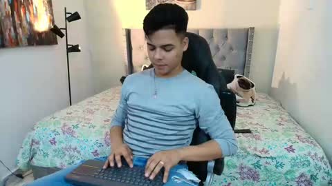 Snapshot of stewart_mateo_ chatting on October 21, 2:03 am stewart online show from October 21, 2:03 am