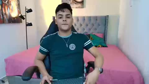 Snapshot of stewart_mateo_ chatting on October 17, 2:48 am stewart online show from October 17, 2:48 am