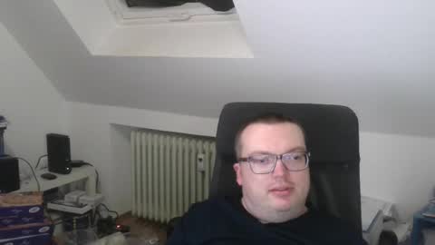 Oliver online show from April 10, 7:21 pm