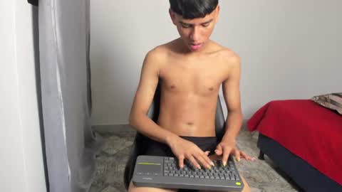 stiven_cum2 online show from June 26, 4:37 am