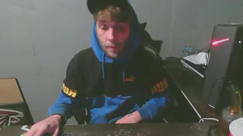 stonedpanda77 online show from January 3, 3:38 am