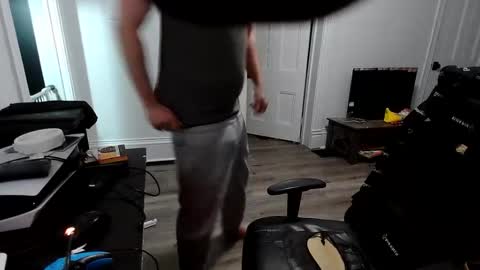 stonedpanda77 online show from January 7, 11:43 pm