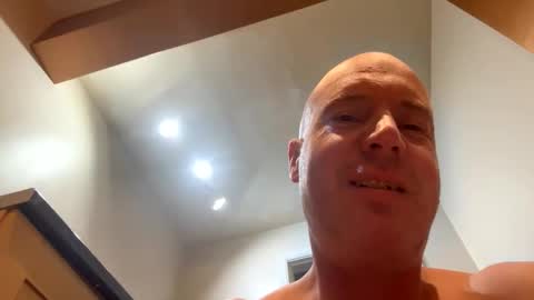 Stoodley22 online show from December 17, 5:47 am