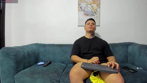 straight__friends online show from November 15, 7:05 pm