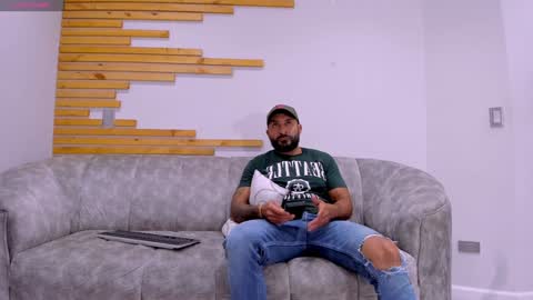 Angel online show from December 30, 12:52 pm