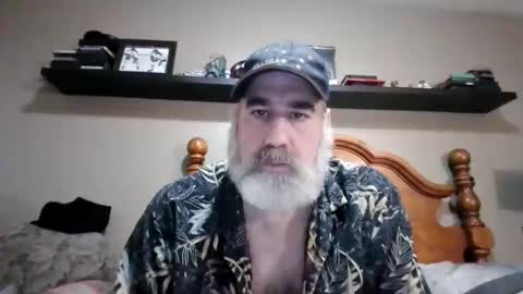 Straightbear4you online show from September 28, 9:35 pm