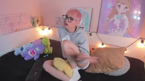 strawberry_kitty_ online show from November 9, 5:22 am