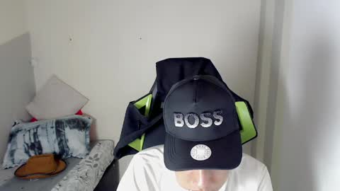 Street online show from April 8, 9:12 pm