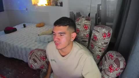 strosa_ online show from July 24, 11:34 pm
