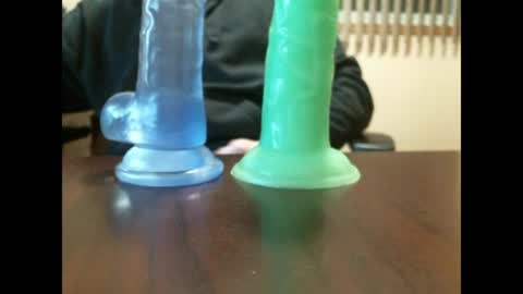 Snapshot of studinto chatting on February 28, 12:32 am BadBrad online show from February 28, 12:32 am