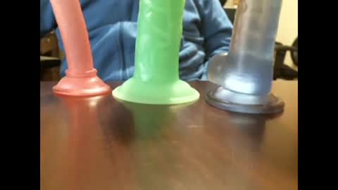 Snapshot of studinto chatting on October 14, 9:27 am BadBrad online show from October 14, 9:27 am