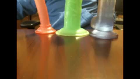 Snapshot of studinto chatting on October 17, 5:33 am BadBrad online show from October 17, 5:33 am