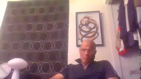 SUCKITU812 online show from December 21, 8:33 am