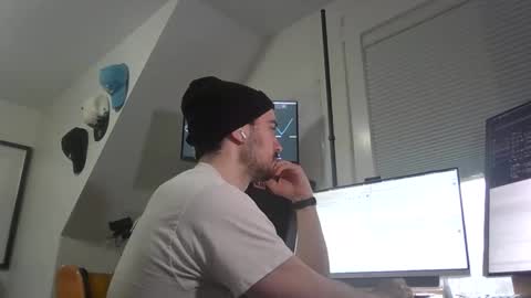 Sugar online show from April 15, 8:20 pm