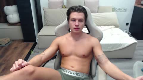 Alice and Sergey online show from November 18, 4:33 pm