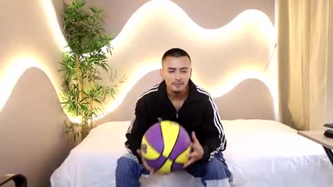sylas_xl online show from July 16, 2:13 pm