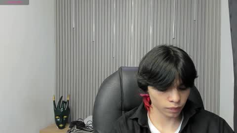 sylasfrost online show from March 16, 1:23 am