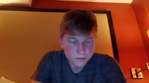 collegetwinkboi online show from December 16, 8:21 am