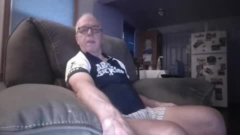 tacrunner66_ online show from February 8, 3:38 pm