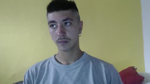 talhi_ online show from November 18, 7:06 pm