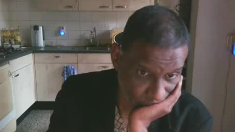 Genaro Thode online show from December 5, 9:38 am