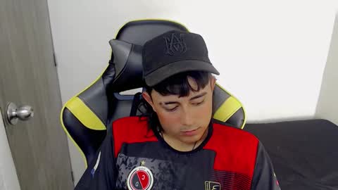 T A T A N online show from November 28, 9:16 pm