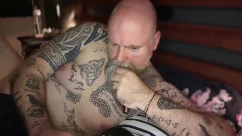 Tattooeddilf 01 online show from November 14, 11:06 pm