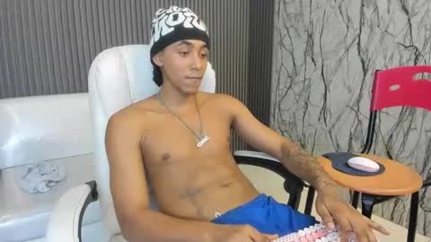 Taylor online show from March 6, 1:24 am