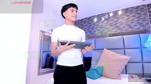 taylor_brooks_ online show from April 28, 6:12 pm
