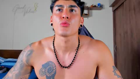 taylor_mclane1 online show from November 25, 6:32 pm