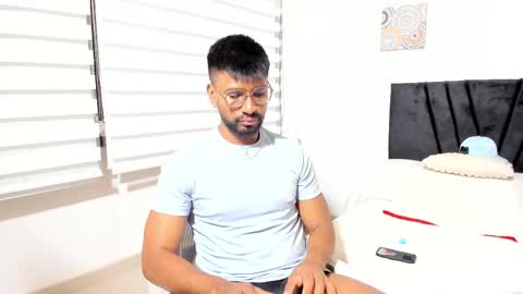 taylormaccurdy_ online show from October 6, 5:06 pm