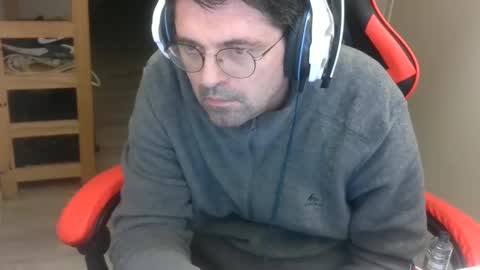 Snapshot of tchecky2 chatting on February 19, 3:28 am tchecky2 online show from February 19, 3:28 am