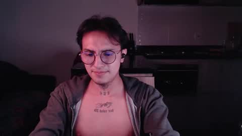 Teo independent model online show from February 15, 5:09 am