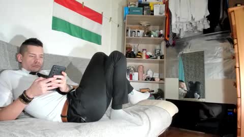 Virg Lszl online show from January 17, 4:43 pm