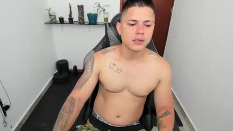 Teylor Fel online show from February 4, 3:47 pm