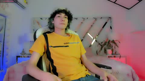 thanier_18 online show from April 11, 7:06 pm