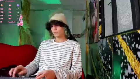 thanier_18 online show from July 27, 3:46 am