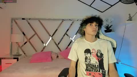 thanier_18 online show from June 6, 3:34 am