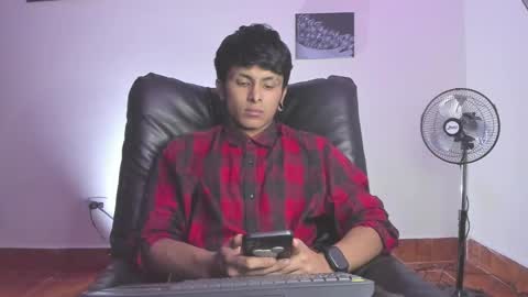 Snapshot of the_weed_guys chatting on January 27, 1:48 am Danny online show from January 27, 1:48 am