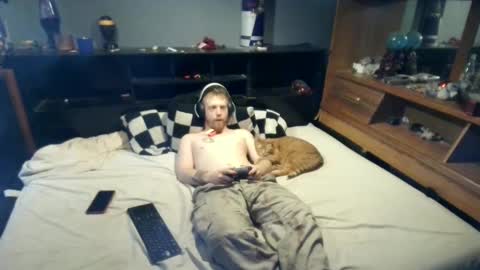 fuzzyfox online show from September 11, 6:51 pm