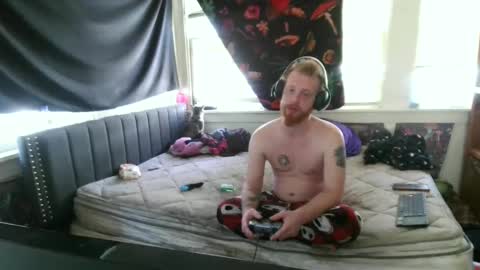 fuzzyfox online show from October 11, 6:45 pm